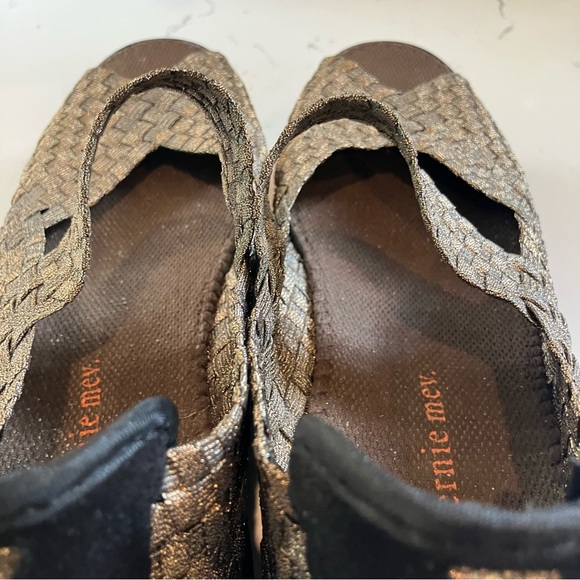 NWOB Bernie Mev. Women's Lulia EU Size 41/US 9.5 Gold Black Basket Weave Wedge - Picture 10 of 10